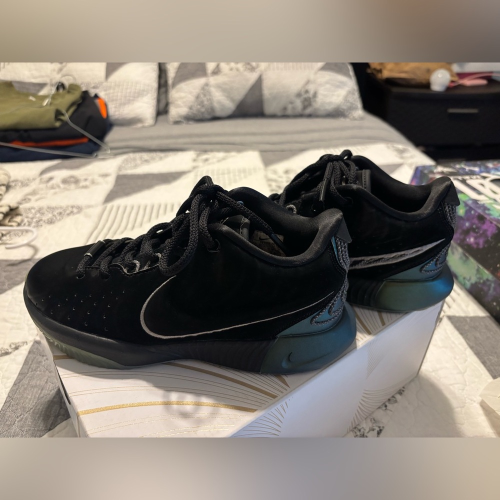 LeBron XXI (GS) - Picture 3 of 8